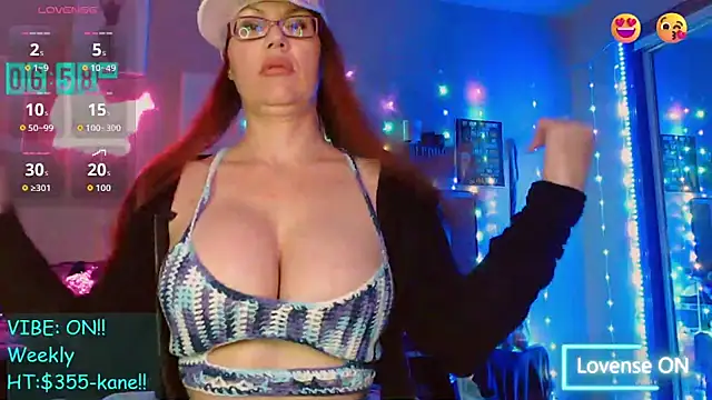 EmmaIsHere online show from 11.26.25