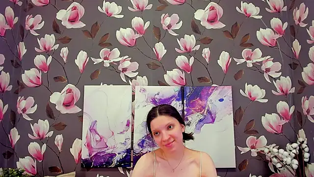 Snapshot of MelaniGrand chatting on 02.13.25 MelaniGrand online show from 02.13.25