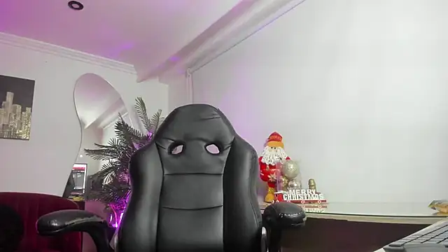 Meghan320 online show from 11.29.25