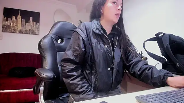 Meghan320 online show from 05.13.26