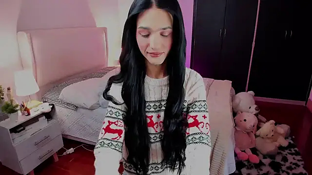 Snapshot of Ainhoads chatting on 12.17.24 Ainhoads online show from 12.17.24