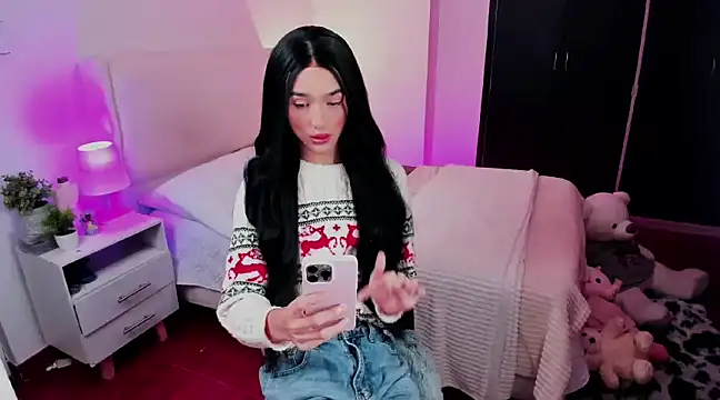 Snapshot of Ainhoads chatting on 03.23.25 Ainhoads online show from 03.23.25