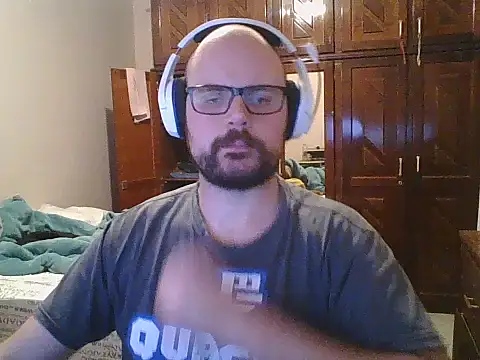 Snapshot of SuyNey chatting on 09.11.25 SuyNey online show from 09.11.25