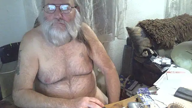 SexySantaC online show from 03.18.25