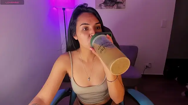 Miss Nicole online show from 04.18.26