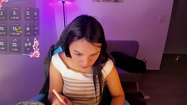Snapshot of Miss_Nicole chatting on 05.24.26 Miss Nicole online show from 05.24.26