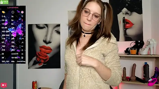 XLisaxx online show from 11.19.25