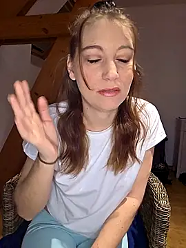 Snapshot of XLisaxx chatting on 02.21.26 XLisaxx online show from 02.21.26