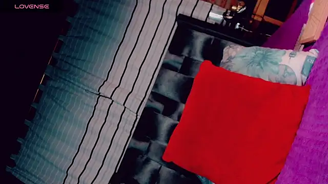 CharlotteBigCock online show from 02.21.25