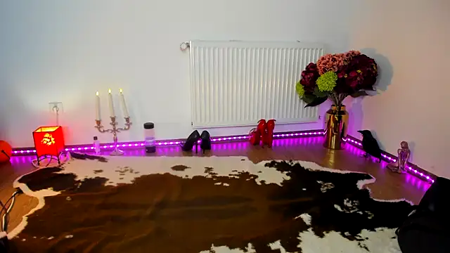 Snapshot of ViciousSiren chatting on 11.19.25 ViciousSiren online show from 11.19.25