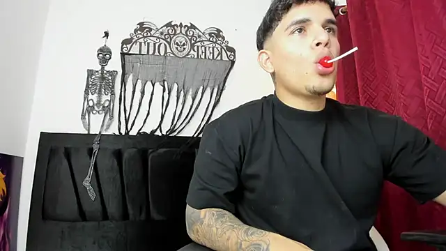 Snapshot of Evan_stoner chatting on 11.01.25 Evan stoner online show from 11.01.25