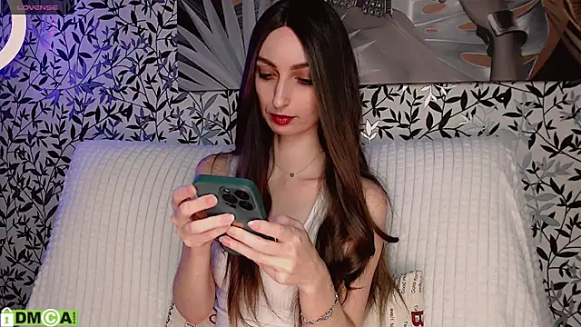  Amelle  online show from 11.24.25