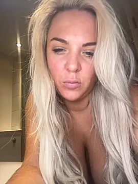 Bustyblondebabe32 online show from 10.04.25