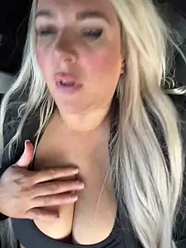 Snapshot of Bustyblondebabe32 chatting on 02.23.26 Bustyblondebabe32 online show from 02.23.26