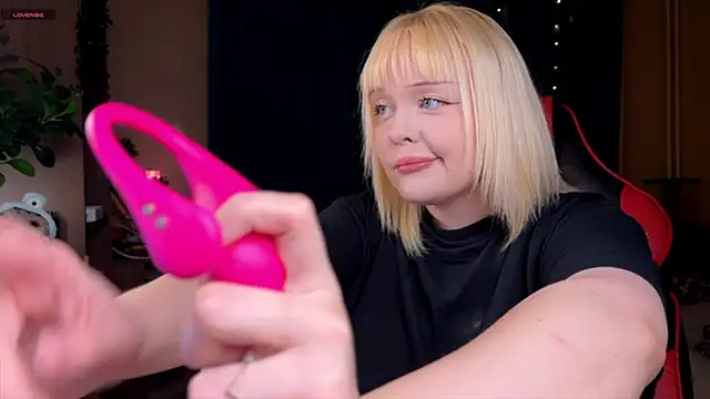 LisaLaas online show from 10.12.25