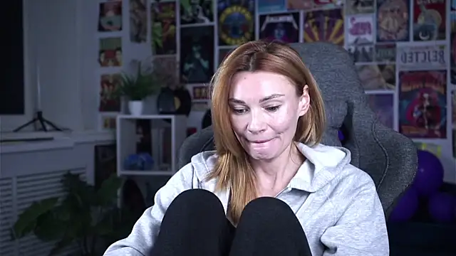 Snapshot of MistyBarnes chatting on 12.08.24 MistyBarnes online show from 12.08.24