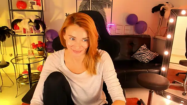 Snapshot of MistyBarnes chatting on 12.12.24 MistyBarnes online show from 12.12.24