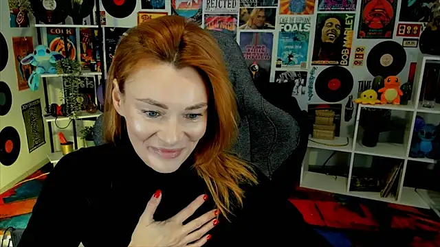 Snapshot of MistyBarnes chatting on 12.15.24 MistyBarnes online show from 12.15.24