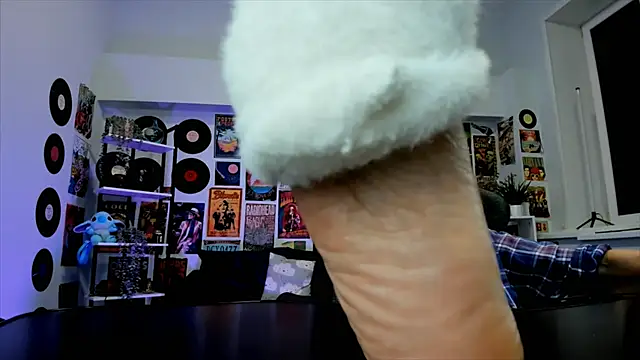 Snapshot of MistyBarnes chatting on 12.16.24 MistyBarnes online show from 12.16.24