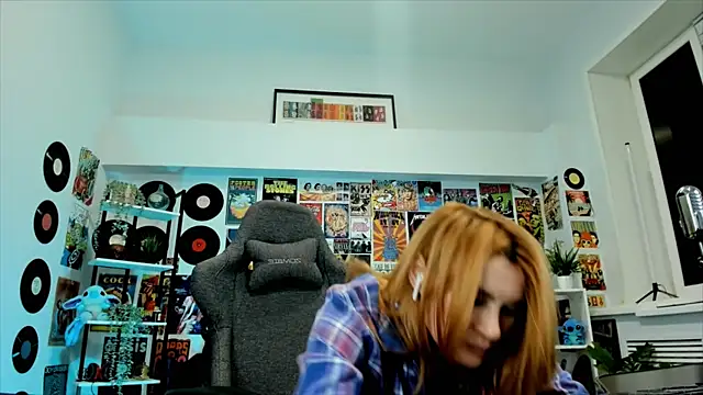 Snapshot of MistyBarnes chatting on 12.16.24 MistyBarnes online show from 12.16.24