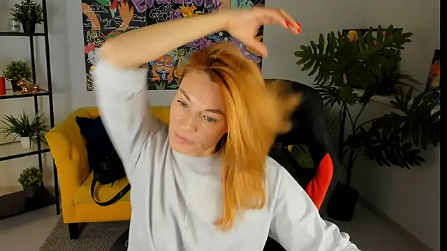 Snapshot of MistyBarnes chatting on 12.21.24 MistyBarnes online show from 12.21.24