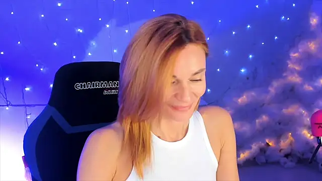 Snapshot of MistyBarnes chatting on 12.21.24 MistyBarnes online show from 12.21.24