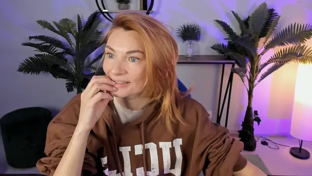 Snapshot of MistyBarnes chatting on 12.23.24 MistyBarnes online show from 12.23.24