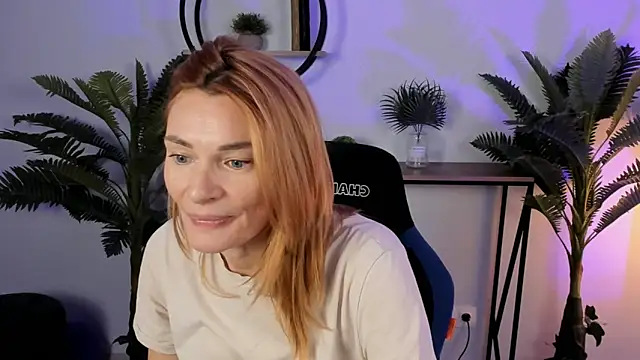 Snapshot of MistyBarnes chatting on 12.23.24 MistyBarnes online show from 12.23.24