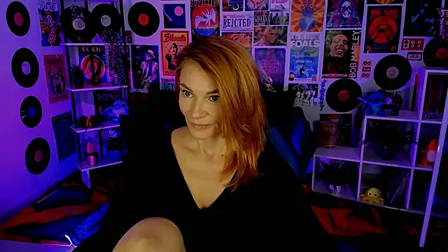 Snapshot of MistyBarnes chatting on 12.28.24 MistyBarnes online show from 12.28.24