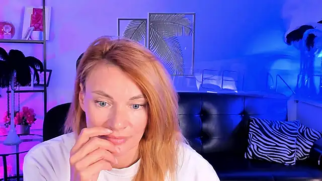 Snapshot of MistyBarnes chatting on 02.27.25 MistyBarnes online show from 02.27.25