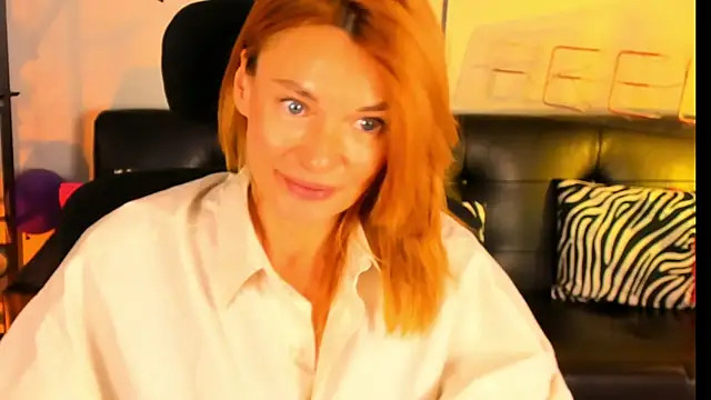 Snapshot of MistyBarnes chatting on 03.09.25 MistyBarnes online show from 03.09.25