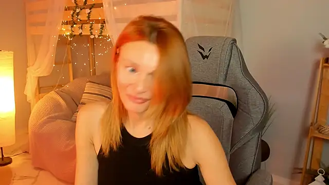 Snapshot of MistyBarnes chatting on 11.09.25 MistyBarnes online show from 11.09.25