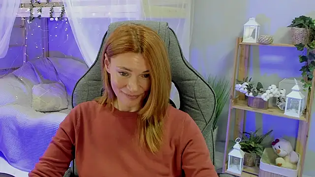 Snapshot of MistyBarnes chatting on 11.28.25 MistyBarnes online show from 11.28.25