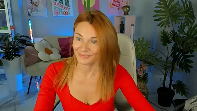 Snapshot of MistyBarnes chatting on 12.04.25 MistyBarnes online show from 12.04.25