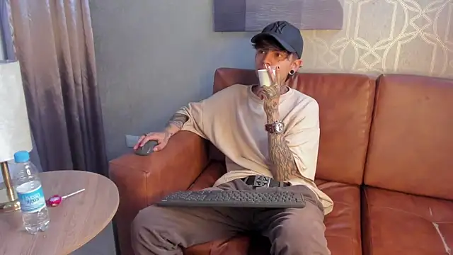 AcidMilo online show from 12.10.24