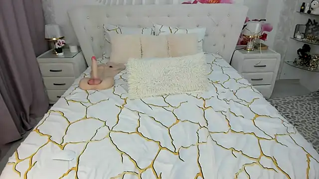 HottieSweetBritney online show from 02.04.26