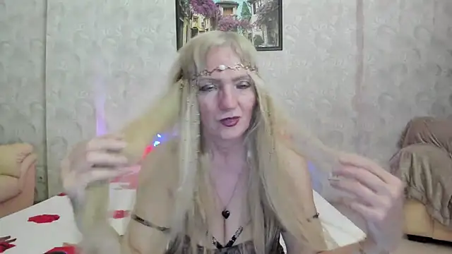 Snapshot of TrueFoxyyy chatting on 05.14.26 TrueFoxyyy online show from 05.14.26