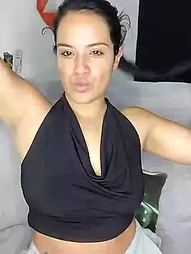 Snapshot of zhayra_rose chatting on 01.03.25 zhayra rose online show from 01.03.25