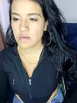 Snapshot of zhayra_rose chatting on 01.25.25 zhayra rose online show from 01.25.25