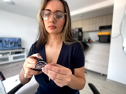 Anny Moore09 online show from 09.17.25