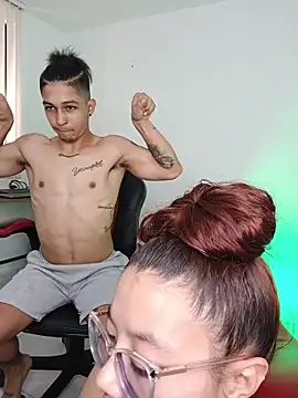 Snapshot of sophieandmarkls chatting on 02.11.26 sophieandmarkls online show from 02.11.26