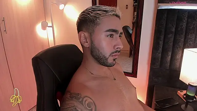 ItsMeEros online show from 10.04.25