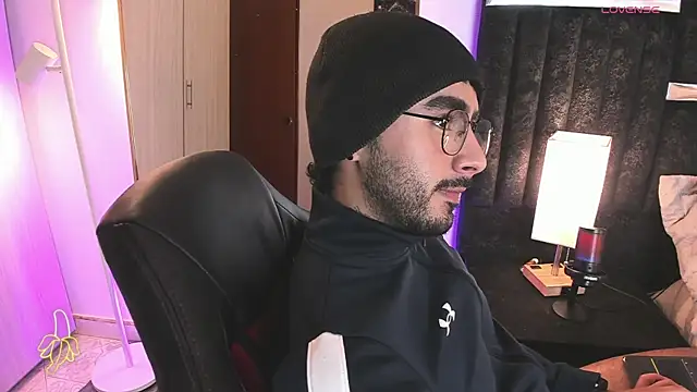 ItsMeEros online show from 04.13.26