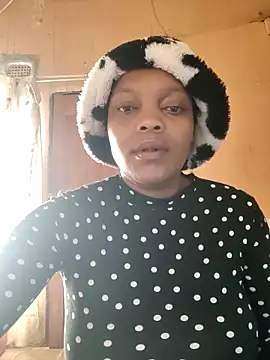 Snapshot of EbonyBuu chatting on 05.19.26 EbonyBuu online show from 05.19.26