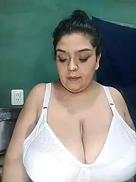 Snapshot of fantasyboobs chatting on 09.23.25 fantasyboobs online show from 09.23.25