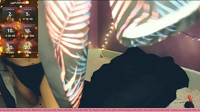 Littlepinkcat online show from 12.24.24