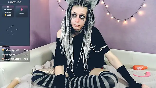 Littlepinkcat online show from 02.13.25