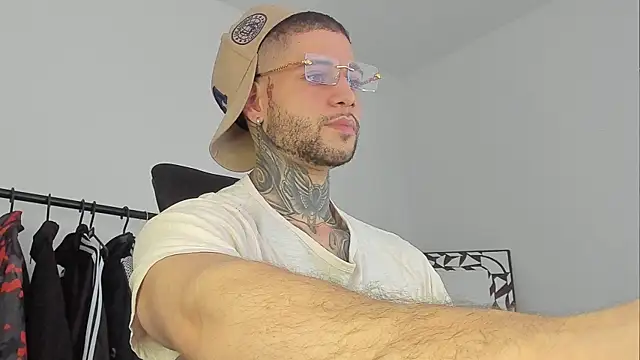  jamesleandros1 online show from 11.09.25