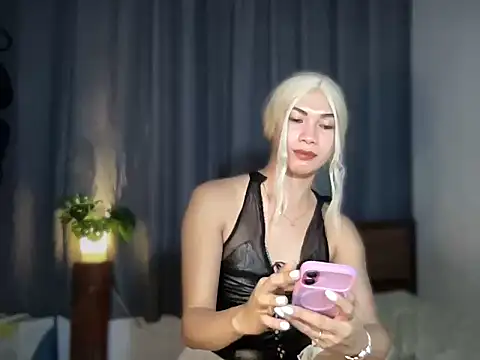 Snapshot of bigcock_maria chatting on 01.11.26 bigcock maria online show from 01.11.26