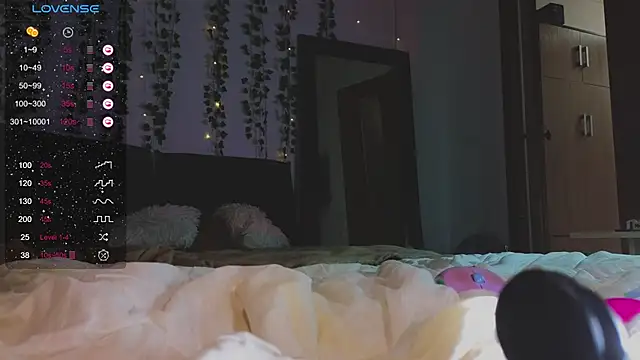 Snapshot of Juliette_Sunshine chatting on 03.21.25 Juliette Sunshine online show from 03.21.25